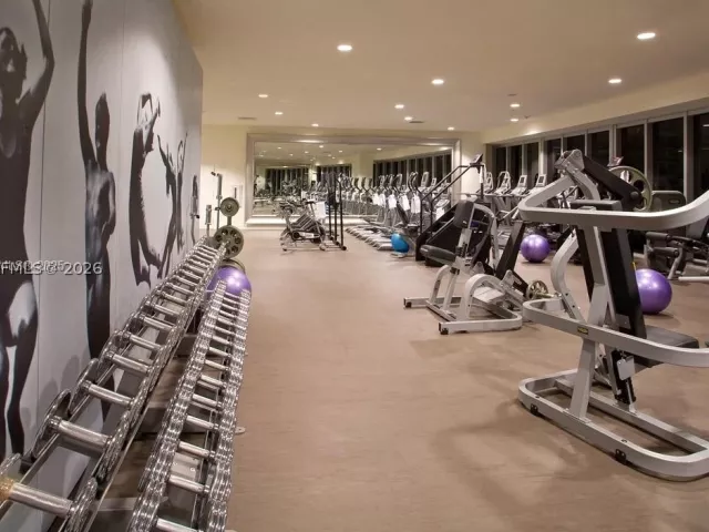 2-bedroom condo for rent in Miami - 495 Brickell Ave 2902 - MondialRealty
