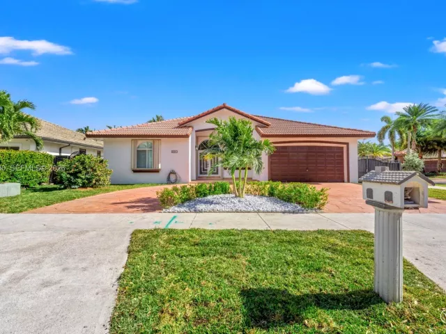 4-bedroom home for rent in Miami - 2891 SW 143rd Pl - MondialRealty