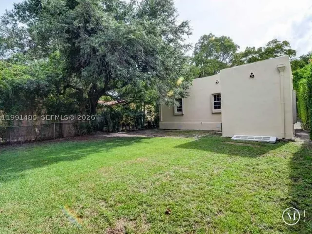 2-bedroom home for rent in Coral Gables -  - MondialRealty