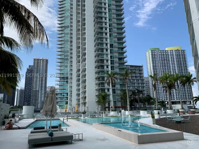 2-bedroom condo for sale in Miami - 90 SW 3rd St 3610 - MondialRealty