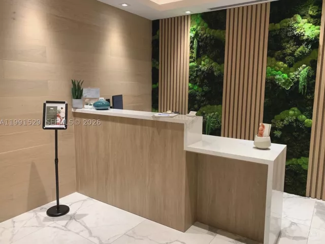 2-bedroom condo for sale in Miami - 90 SW 3rd St 3610 - MondialRealty