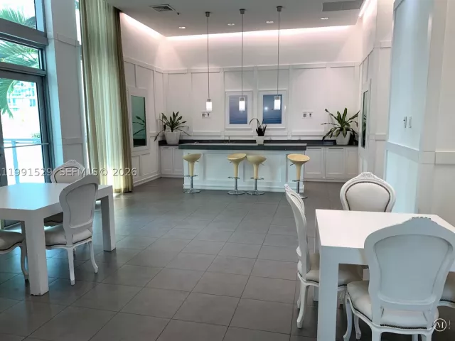2-bedroom condo for sale in Miami - 90 SW 3rd St 3610 - MondialRealty