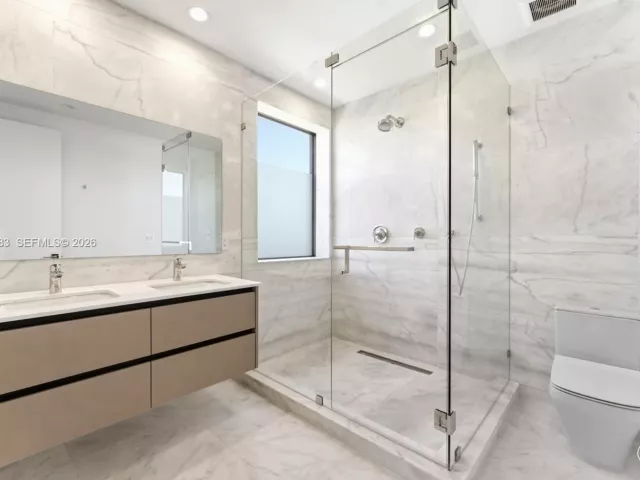 4-bedroom home for rent in Miami - 2840 SW 32nd Ct - MondialRealty