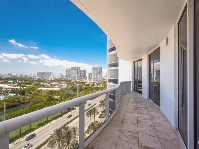 2-bedroom condo for sale in Sunny Isles Beach - 16001 collins ave 1005 - MondialRealty