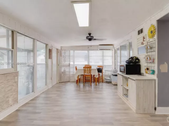 5-bedroom home for sale in Miami - 1715 SW 84th Ave - MondialRealty
