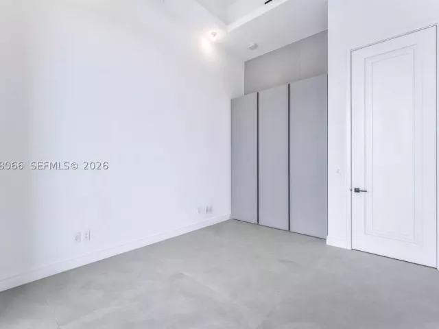 6-bedroom condo for sale in Sunny Isles Beach - 17901 Collins Ave PH-01 - MondialRealty
