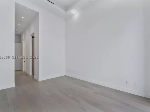 6-bedroom condo for sale in Sunny Isles Beach - 17901 Collins Ave PH-01 - MondialRealty