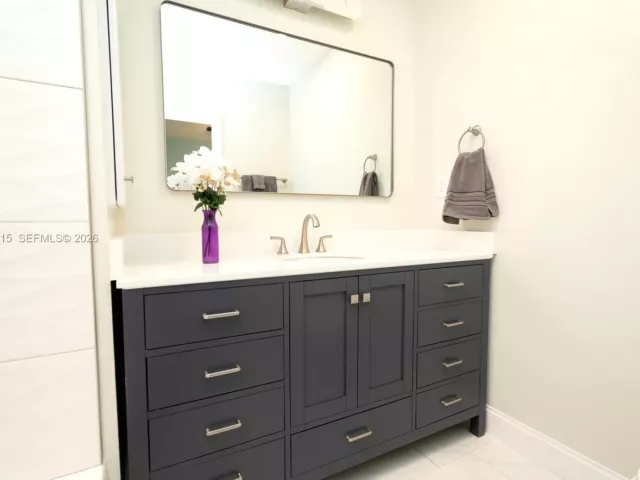 3-bedroom home for sale in Miami - 2230 SW 60th Ct - MondialRealty