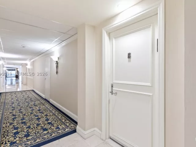 2-bedroom condo for sale in Aventura - 3530 Mystic Pointe Dr 114 - MondialRealty