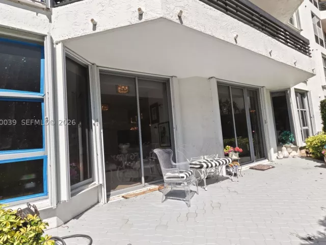 2-bedroom condo for sale in Aventura - 3530 Mystic Pointe Dr 114 - MondialRealty