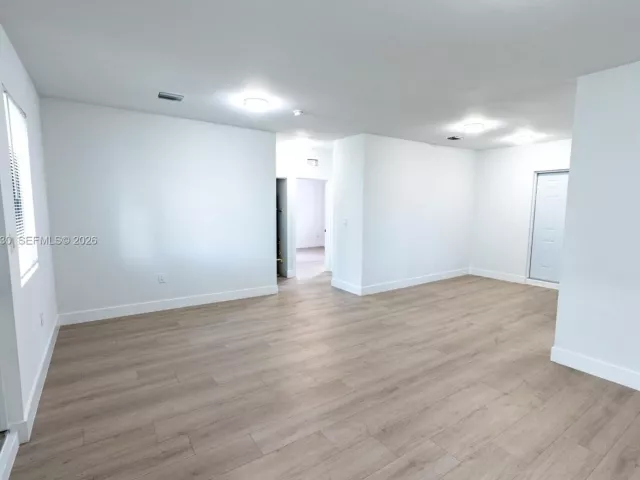 4-bedroom home for rent in Miami - 2100 SW 6th St - MondialRealty