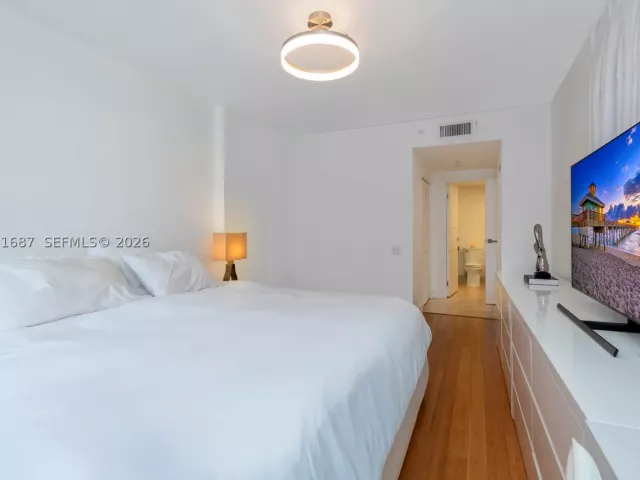 3-bedroom condo for sale in Miami - 701 Brickell Key Blvd 1912 - MondialRealty