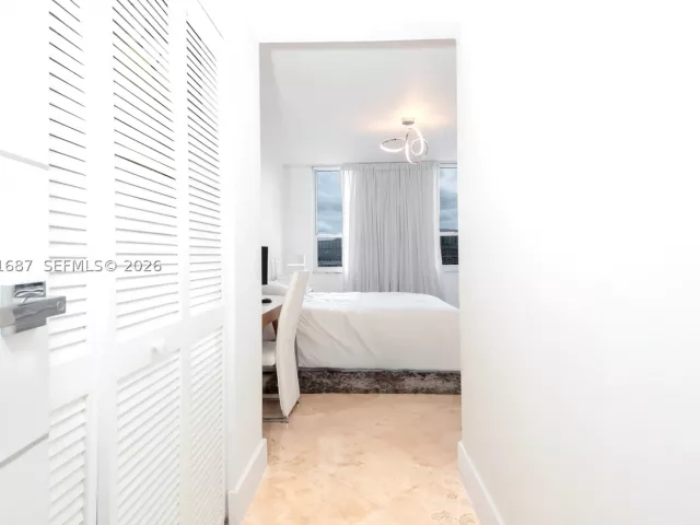 3-bedroom condo for sale in Miami - 701 Brickell Key Blvd 1912 - MondialRealty