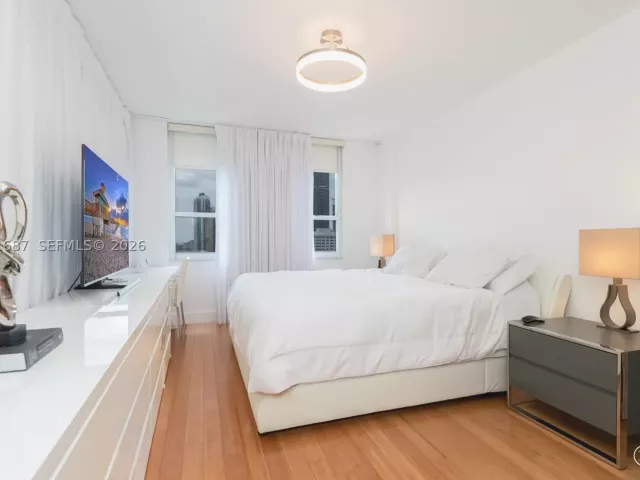 3-bedroom condo for sale in Miami - 701 Brickell Key Blvd 1912 - MondialRealty