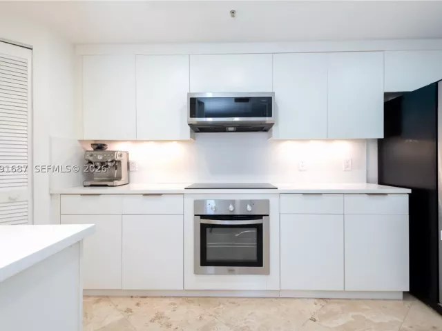3-bedroom condo for sale in Miami - 701 Brickell Key Blvd 1912 - MondialRealty