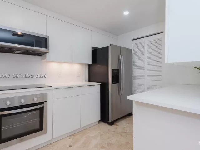 3-bedroom condo for sale in Miami - 701 Brickell Key Blvd 1912 - MondialRealty