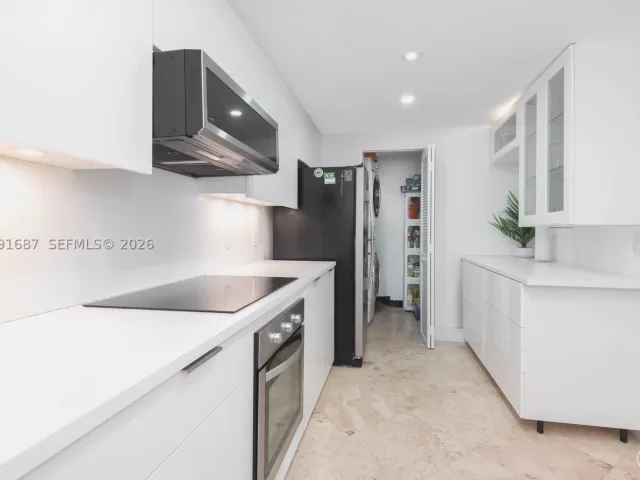 3-bedroom condo for sale in Miami - 701 Brickell Key Blvd 1912 - MondialRealty