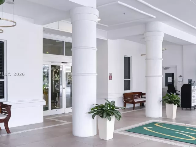 3-bedroom condo for sale in Miami - 701 Brickell Key Blvd 1912 - MondialRealty