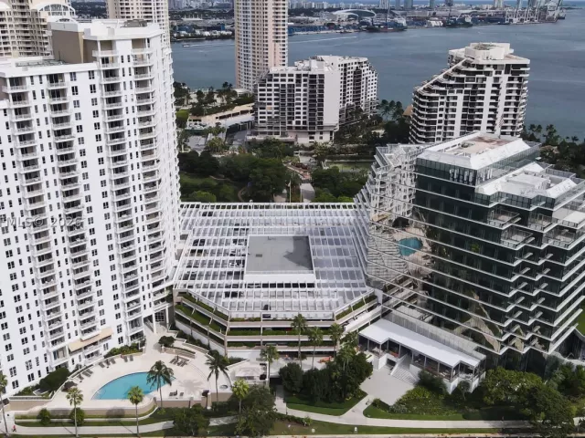 3-bedroom condo for sale in Miami - 701 Brickell Key Blvd 1912 - MondialRealty