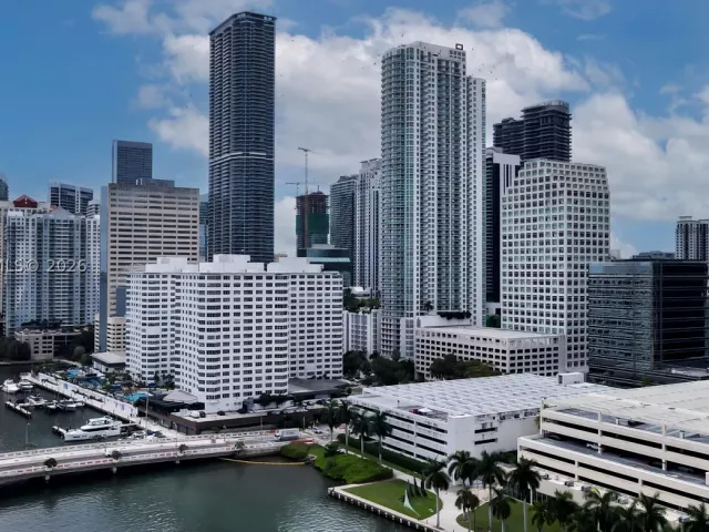 3-bedroom condo for sale in Miami - 701 Brickell Key Blvd 1912 - MondialRealty