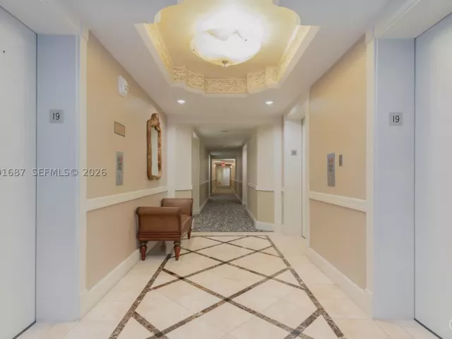 3-bedroom condo for sale in Miami - 701 Brickell Key Blvd 1912 - MondialRealty