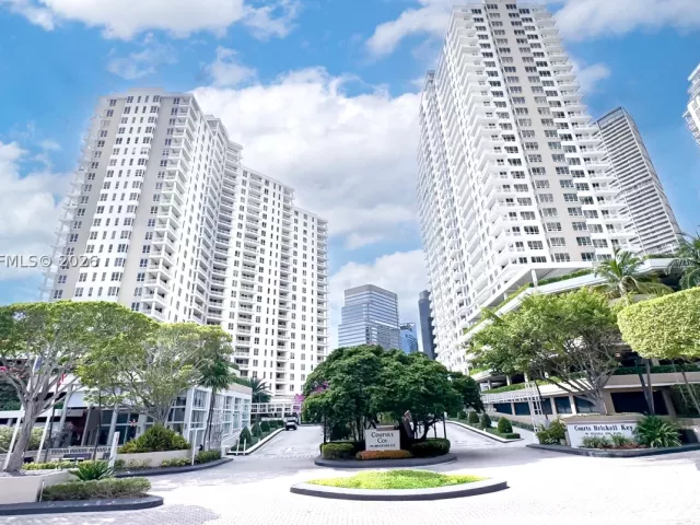 3-bedroom condo for sale in Miami - 701 Brickell Key Blvd 1912 - MondialRealty