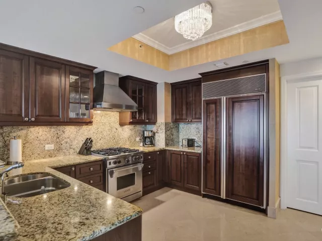 3-bedroom condo for rent in Sunny Isles Beach - 17875 Collins Avenue 3103 - MondialRealty