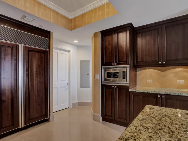3-bedroom condo for rent in Sunny Isles Beach - 17875 Collins Avenue 3103 - MondialRealty