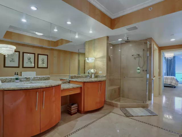 3-bedroom condo for rent in Sunny Isles Beach - 17875 Collins Avenue 3103 - MondialRealty