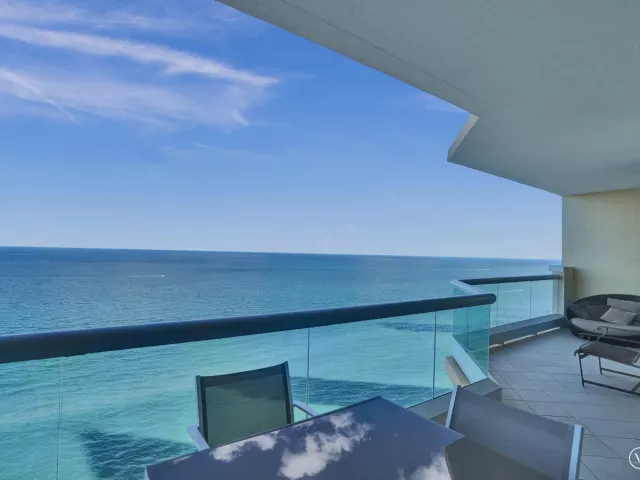 3-bedroom condo for rent in Sunny Isles Beach - 17875 Collins Avenue 3103 - MondialRealty