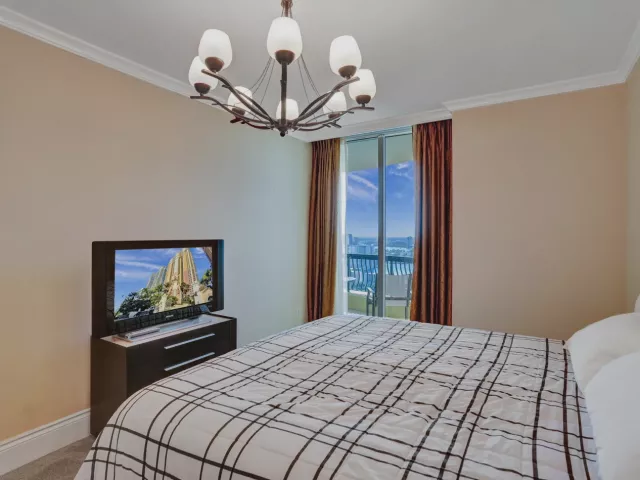 3-bedroom condo for rent in Sunny Isles Beach - 17875 Collins Avenue 3103 - MondialRealty