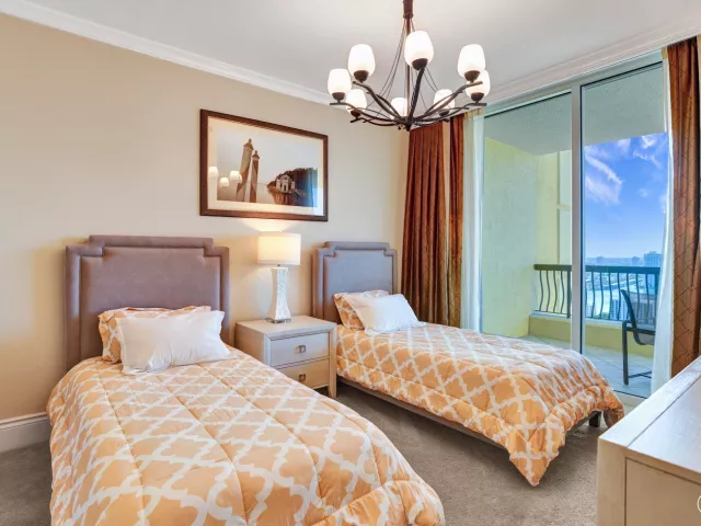 3-bedroom condo for rent in Sunny Isles Beach - 17875 Collins Avenue 3103 - MondialRealty