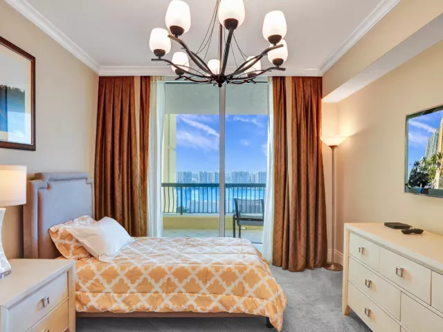 3-bedroom condo for rent in Sunny Isles Beach - 17875 Collins Avenue 3103 - MondialRealty