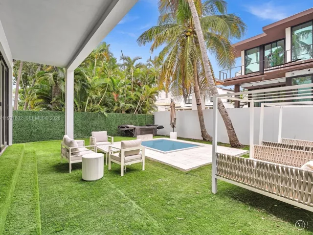 7-bedroom home for rent in Miami Beach - 3010 Alton Rd - MondialRealty