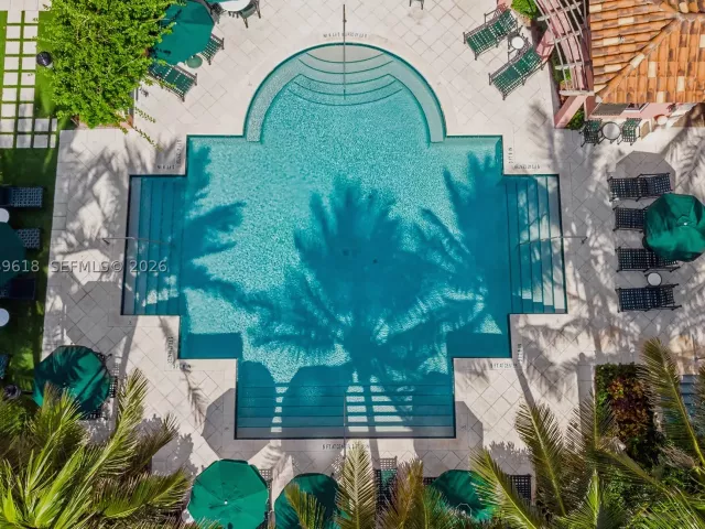 2-bedroom condo for sale in Fort Lauderdale - 2100 N Ocean Blvd 6C - MondialRealty