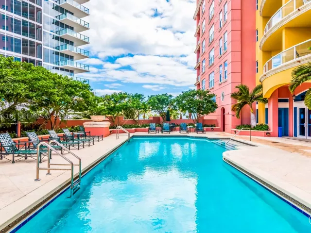2-bedroom condo for sale in Fort Lauderdale - 2100 N Ocean Blvd 6C - MondialRealty
