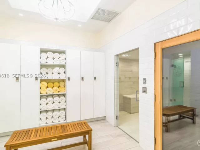 2-bedroom condo for sale in Fort Lauderdale - 2100 N Ocean Blvd 6C - MondialRealty