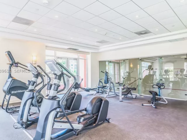 2-bedroom condo for sale in Fort Lauderdale - 2100 N Ocean Blvd 6C - MondialRealty