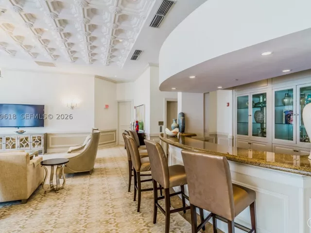 2-bedroom condo for sale in Fort Lauderdale - 2100 N Ocean Blvd 6C - MondialRealty