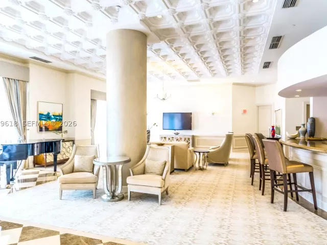 2-bedroom condo for sale in Fort Lauderdale - 2100 N Ocean Blvd 6C - MondialRealty