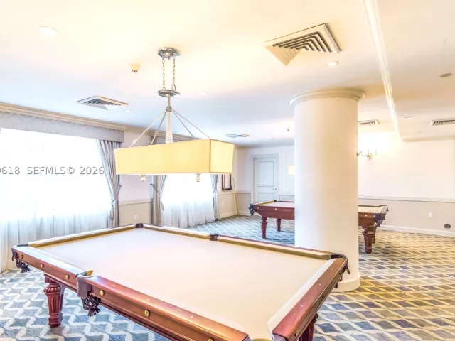 2-bedroom condo for sale in Fort Lauderdale - 2100 N Ocean Blvd 6C - MondialRealty