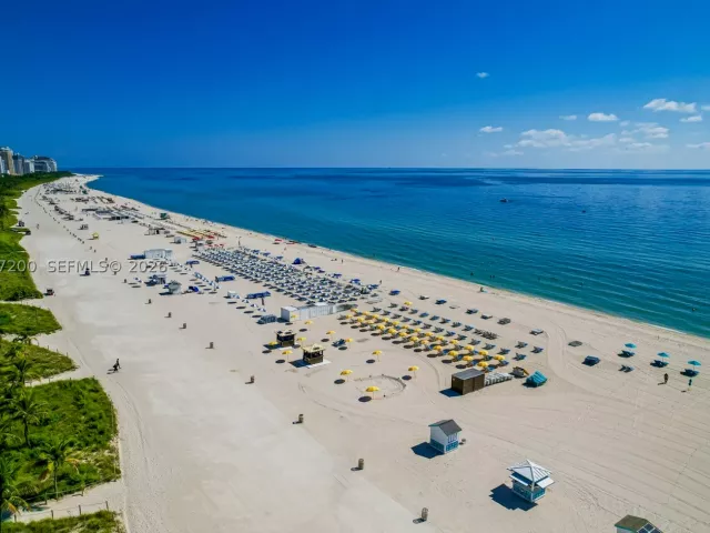 2-bedroom condo for rent in Miami Beach - 1500 Ocean Dr 907 - MondialRealty