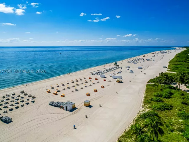 2-bedroom condo for rent in Miami Beach - 1500 Ocean Dr 907 - MondialRealty