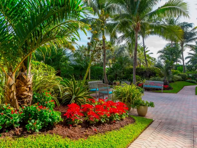 2-bedroom condo for rent in Miami Beach - 1500 Ocean Dr 907 - MondialRealty