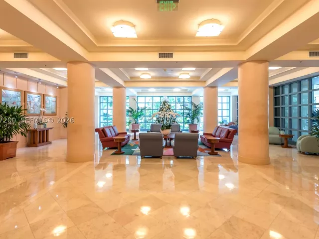 2-bedroom condo for rent in Miami Beach - 1500 Ocean Dr 907 - MondialRealty