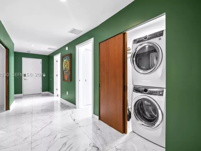 4-bedroom condo for sale in Miami - 851 NE 1st Ave 3211 - MondialRealty