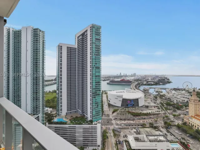 4-bedroom condo for sale in Miami - 851 NE 1st Ave 3211 - MondialRealty