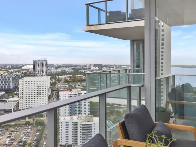 4-bedroom condo for sale in Miami - 851 NE 1st Ave 3211 - MondialRealty