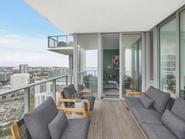4-bedroom condo for sale in Miami - 851 NE 1st Ave 3211 - MondialRealty