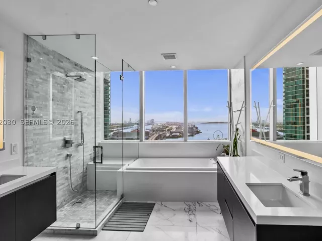 4-bedroom condo for sale in Miami - 851 NE 1st Ave 3211 - MondialRealty